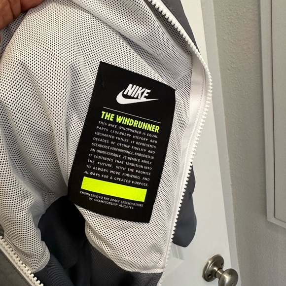 NIKE HERITAGE ESSENTIALS WINDRUNNER HOODED JACKET ( custom logo ) Size XLarge - Picture 5 of 8